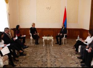 Parliament Speaker holds meeting with Bulgarian Ambassador