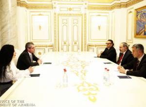 Nikol Pashinyan receives MEP Frank Engel