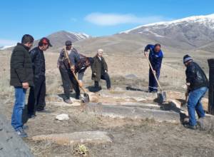 Գանձախուզության փորձ հուշարձանի տարածքում