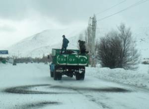 На ряде автомобильных дорог республики идет снег