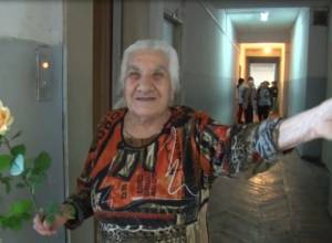 Спасатели МЧС поздравили женщин Норкского дома-интерната