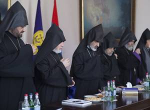 Էջմիածնում մեկնարկել է Գերագույն հոգևոր խորհրդի ժողովը