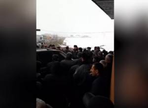 Столкновение между губернатором Арагацотна и жителями области