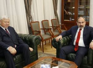 Премьер-министр принял личного представителя действующего председателя ОБСЕ Анджея Каспршика