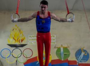 Օղակների վրա Արթուր Թովմասյանը 2-րդն է, Վահագն Դավթյանը՝ 3-րդը