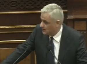 “Сегодняшняя пошлина, которая распространяется на ломбарды, просто смешна”: вице-премьер