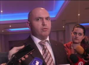 Пашинян оправдал Арама Симоняна: Армен Ашотян