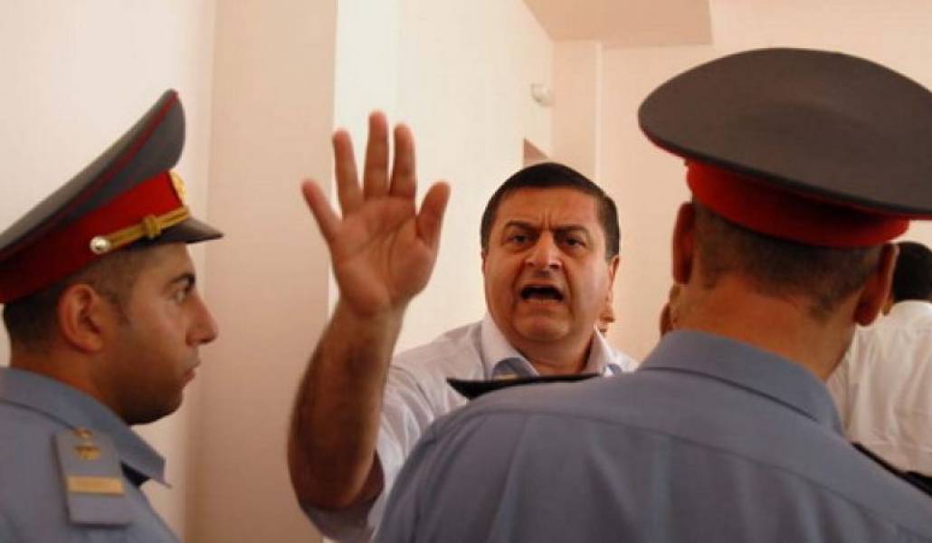 70ab5ae54ac74ada66a0e63109d3ec20