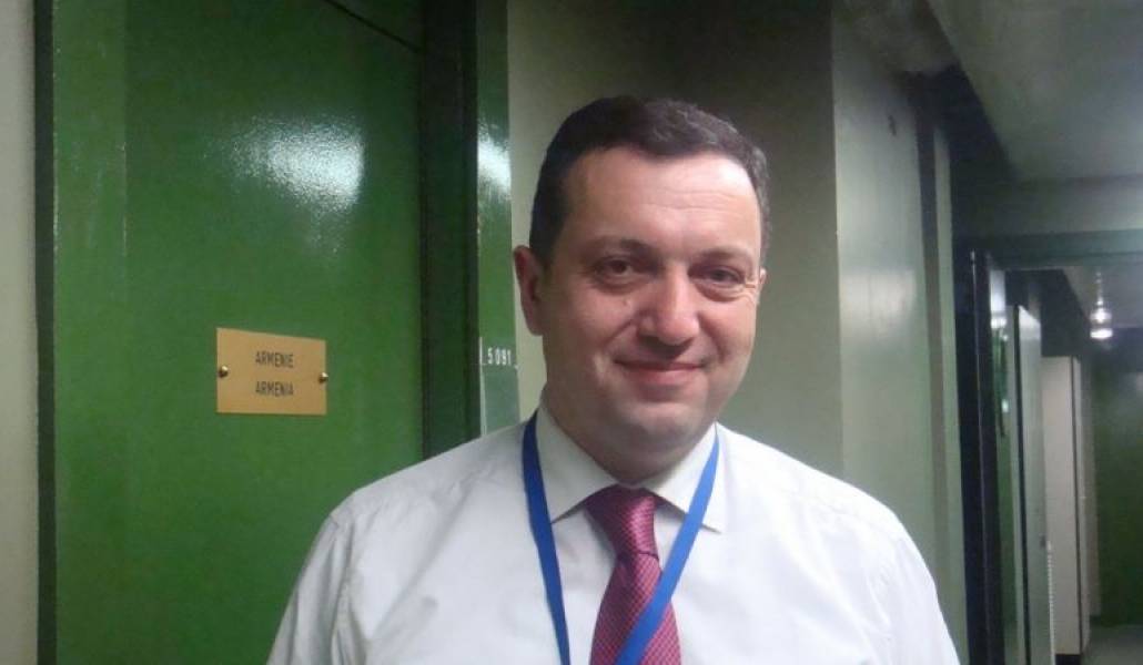 d084e785e0488f5ee28f95370ffeb68c