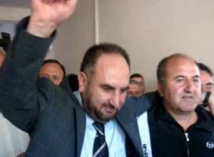 Один откажется от мандата, другой нет