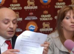 С тоски напились?