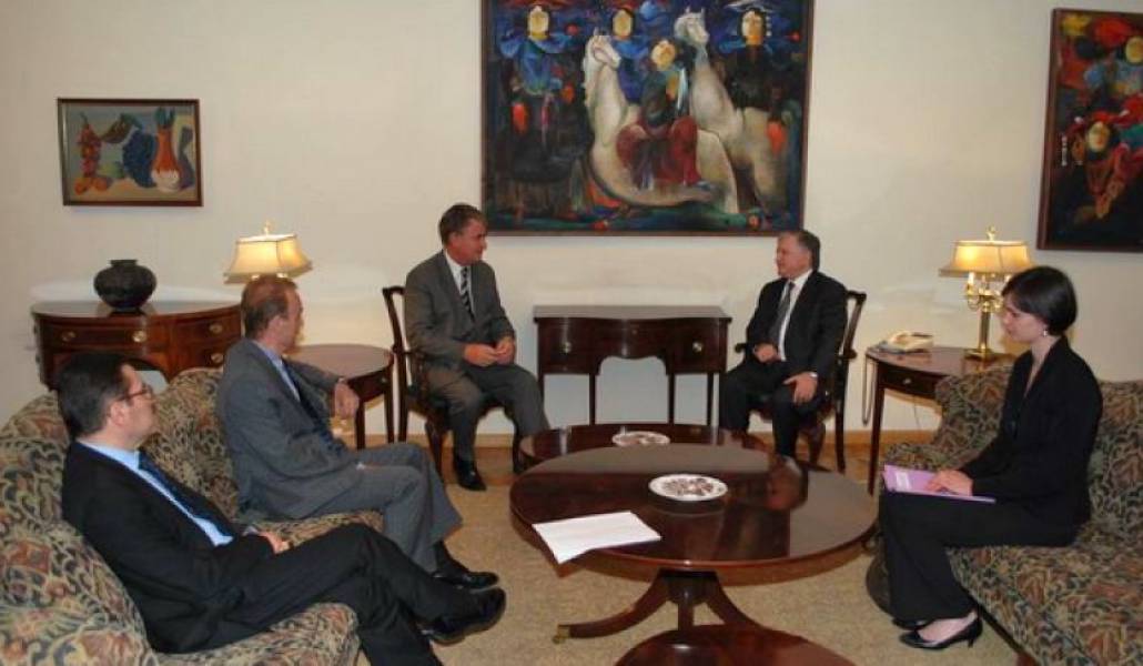 8781d09c2cb9aa7874414c2c67659fba