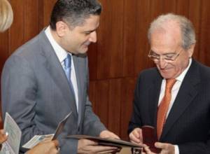 Армянские паспорта - меценатам