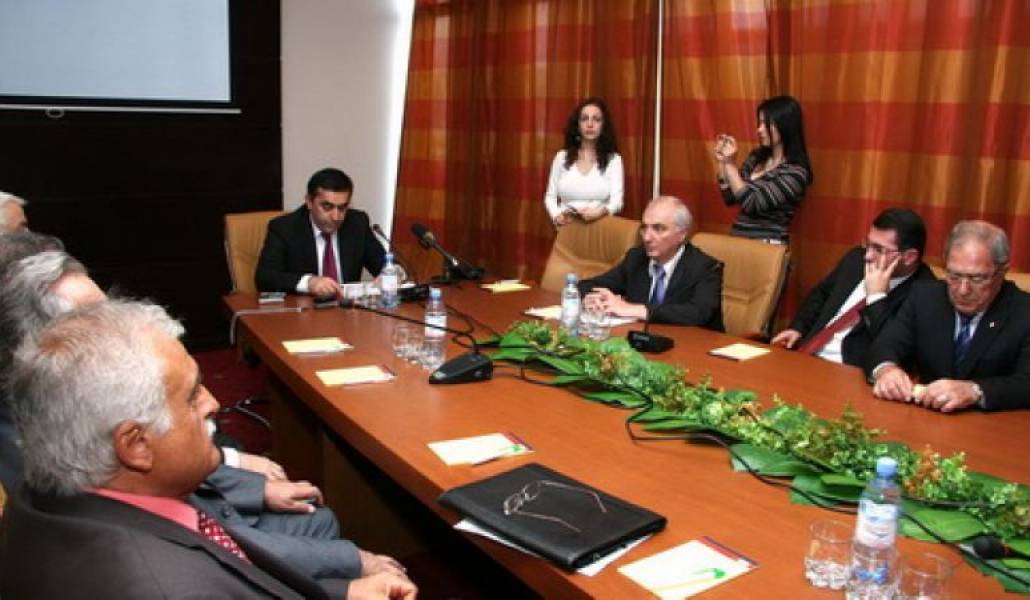 501f98c85fa5305fdd15806b991bdfdf