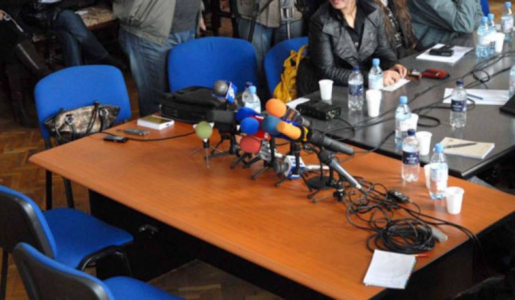 5a2087a2c33fa17d7fbd7662681cfcc2