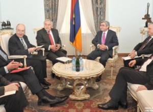Серж Саргсян встретился с посредниками