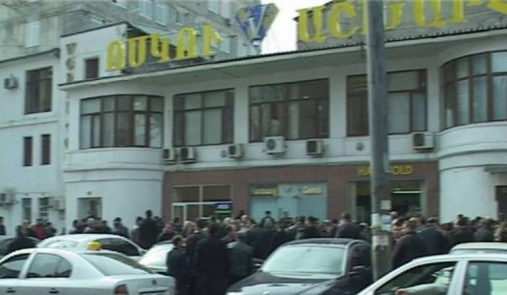 b93b104afd59087755ebb81a49e24ecd