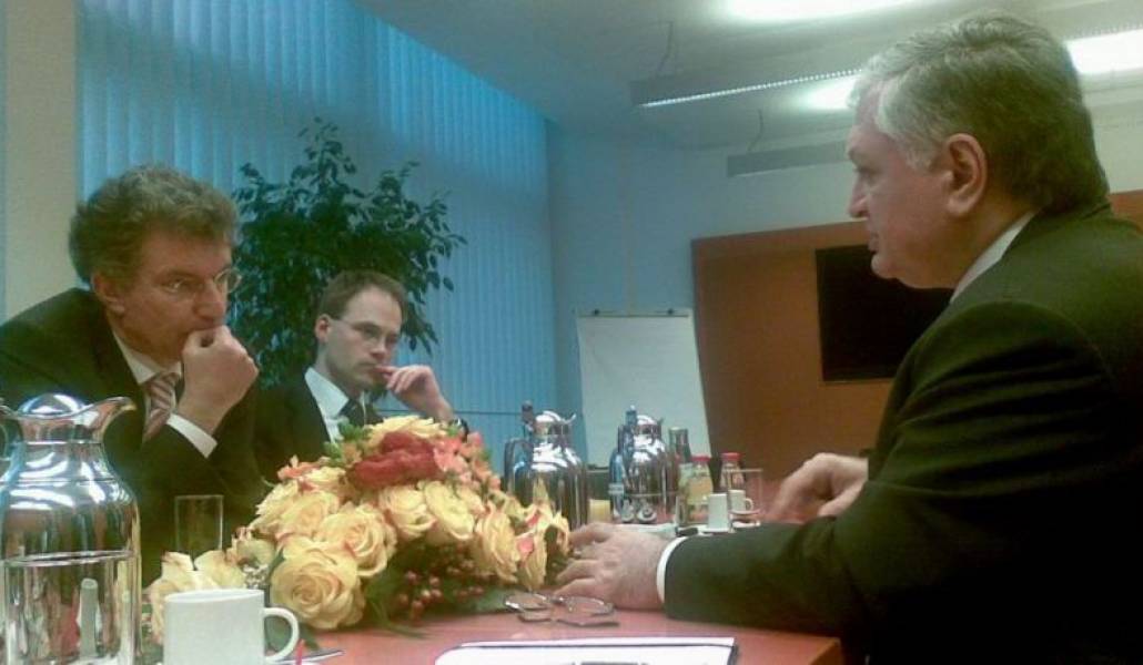 f62ad3566198152f0655e9ff71572295