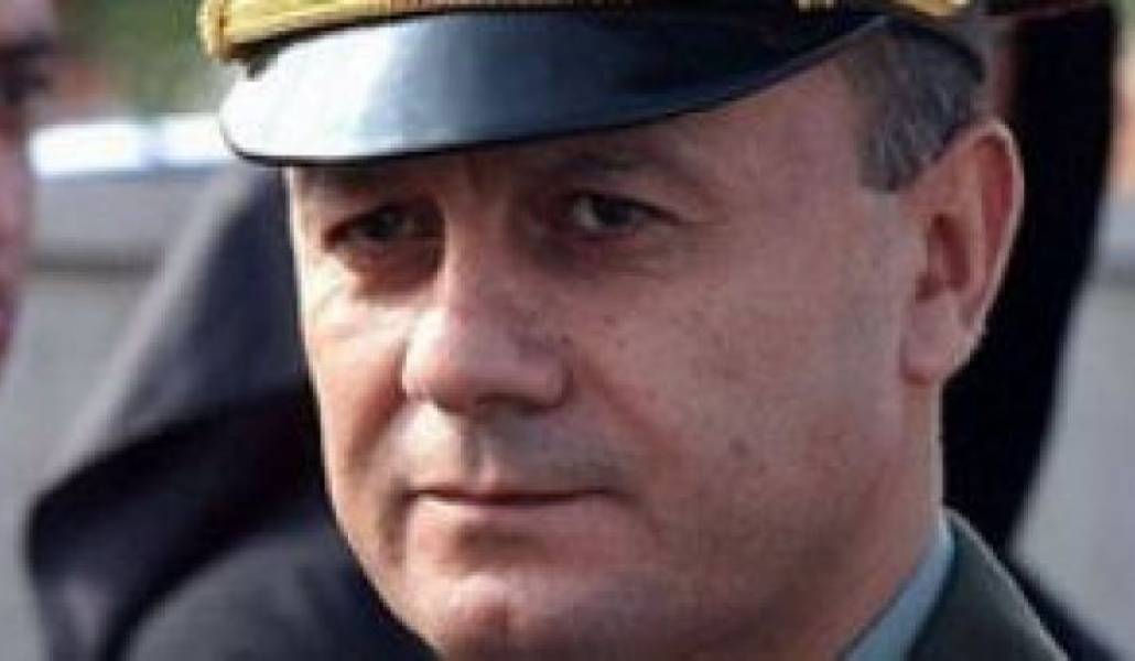 27379be68bdd0432a799e49552ffa352