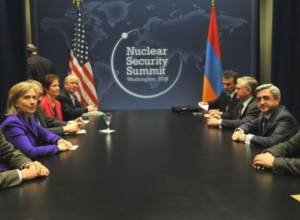 Встретился с Клинтон