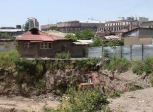 Вход в дом закрыт