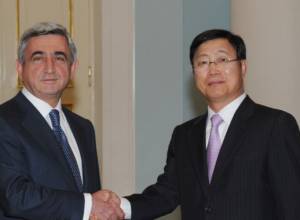 Посол вручил верительные грамоты