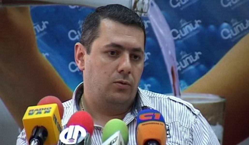 16d1fb7c6221a4e5a2e63efdb0a35d3e