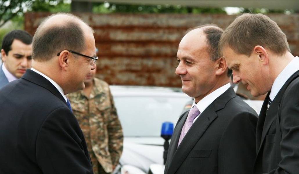 a5f925de303cd60797d53b4884f62cc4