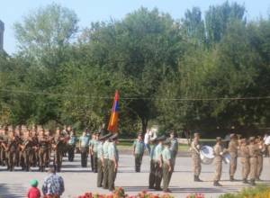 Присягу принесут публично