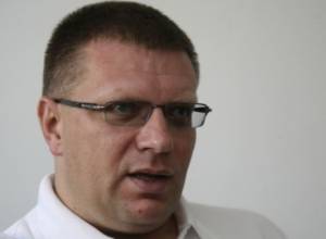 Предпочли футбольного деятеля