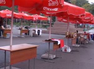 Площадь Свободы превращается в рынок