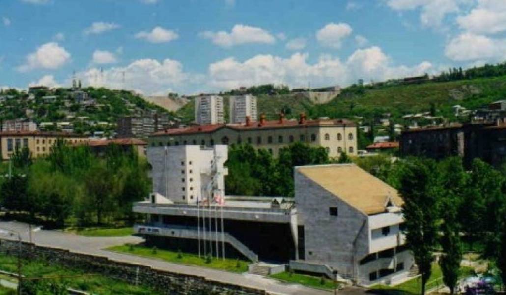 e26ff252a6f9e9f69ee9d24b8b0763c5