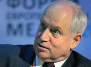 Обсуждают вопрос коридора