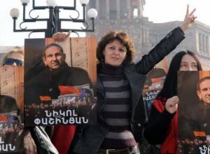 Журналисты встали в круг