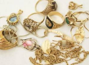 Вместо золота – обыкновенный металл