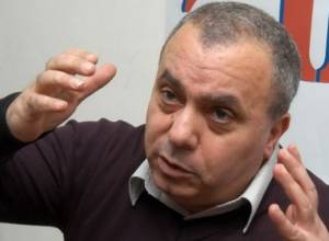 «Премьер всем надоел»