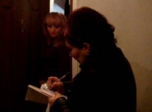 Стучится в двери ради детей