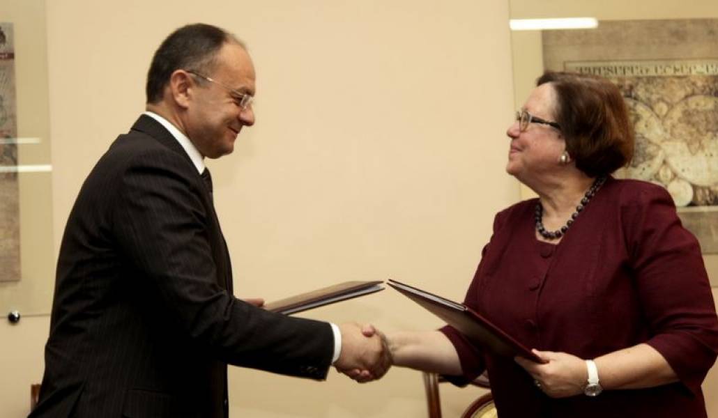 df7b738798149c06980ff883840a4e78