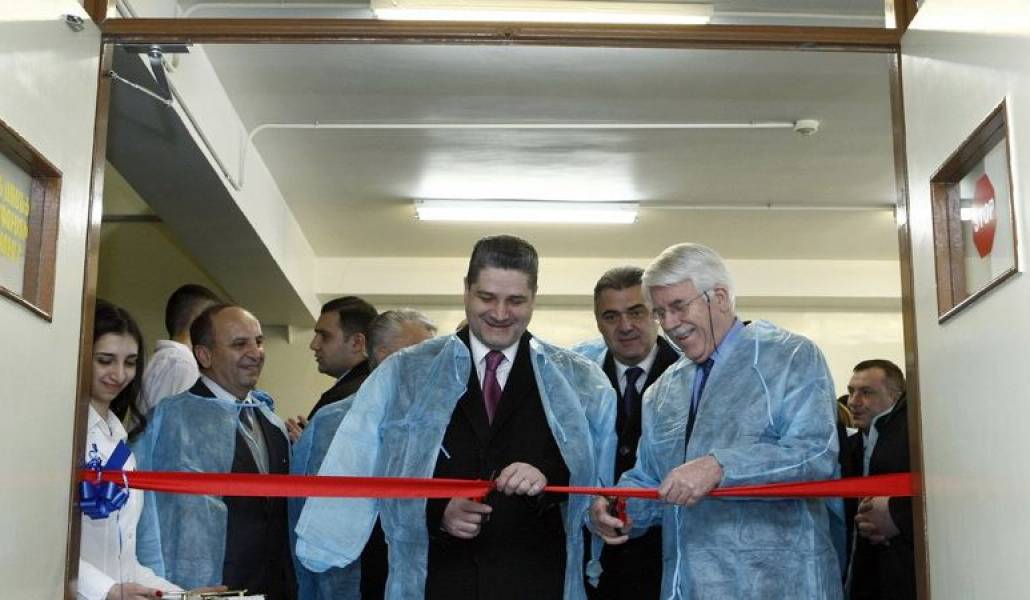 ae5154c25402509a5f8216b93c46d020