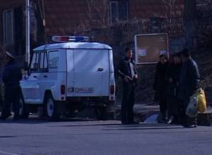 Полицейские на остановках