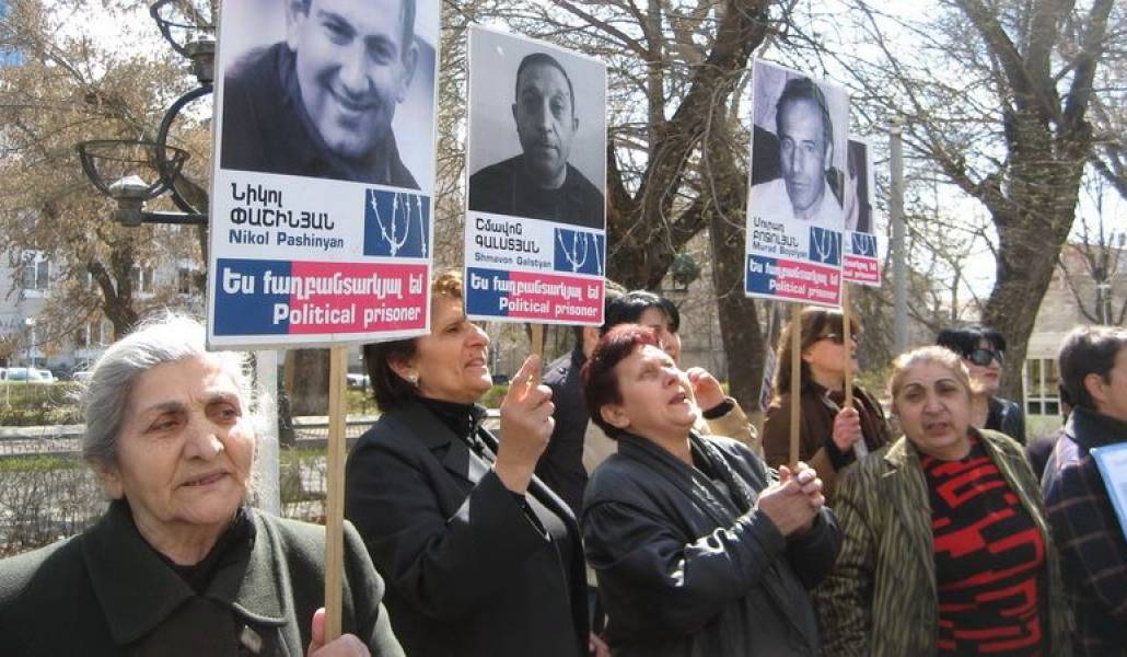 b53084fc28ce9ed44cb1fb2da9ef670b