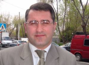 «Наследие» подвергается нападкам "комьями грязи"