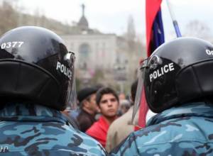 Вошли на площадь