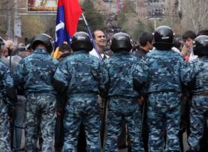 Смотрите митинг в прямом эфире