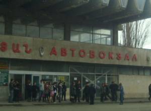 Традиция не нарушается. Транспорта нет