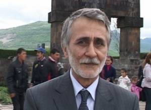 "Сопредседателей подвергают шантажу"