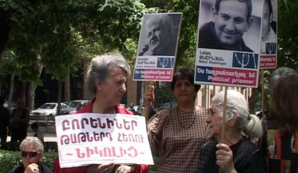 7b986d80a2d0c82d6b27a8652ded27cc