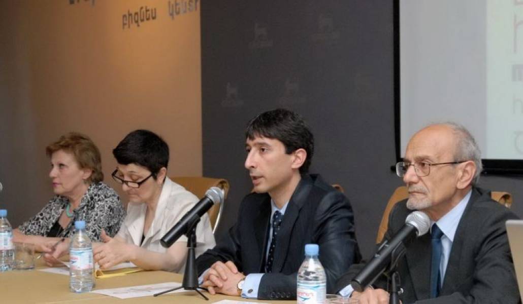 fc3e466293282ea0cd6d4a554c0b34aa