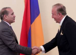 "Медаль чести" вручена национальному меценату