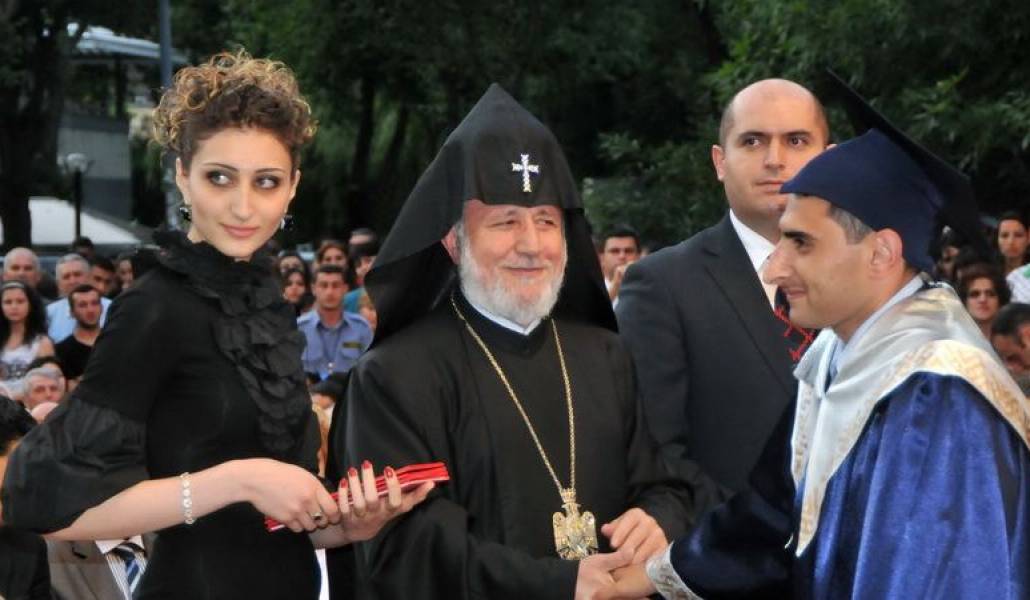 84d23f7b976c7138f085ba17e8d9c7ff